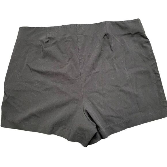 Torrid Shorts - Picture 2 of 3